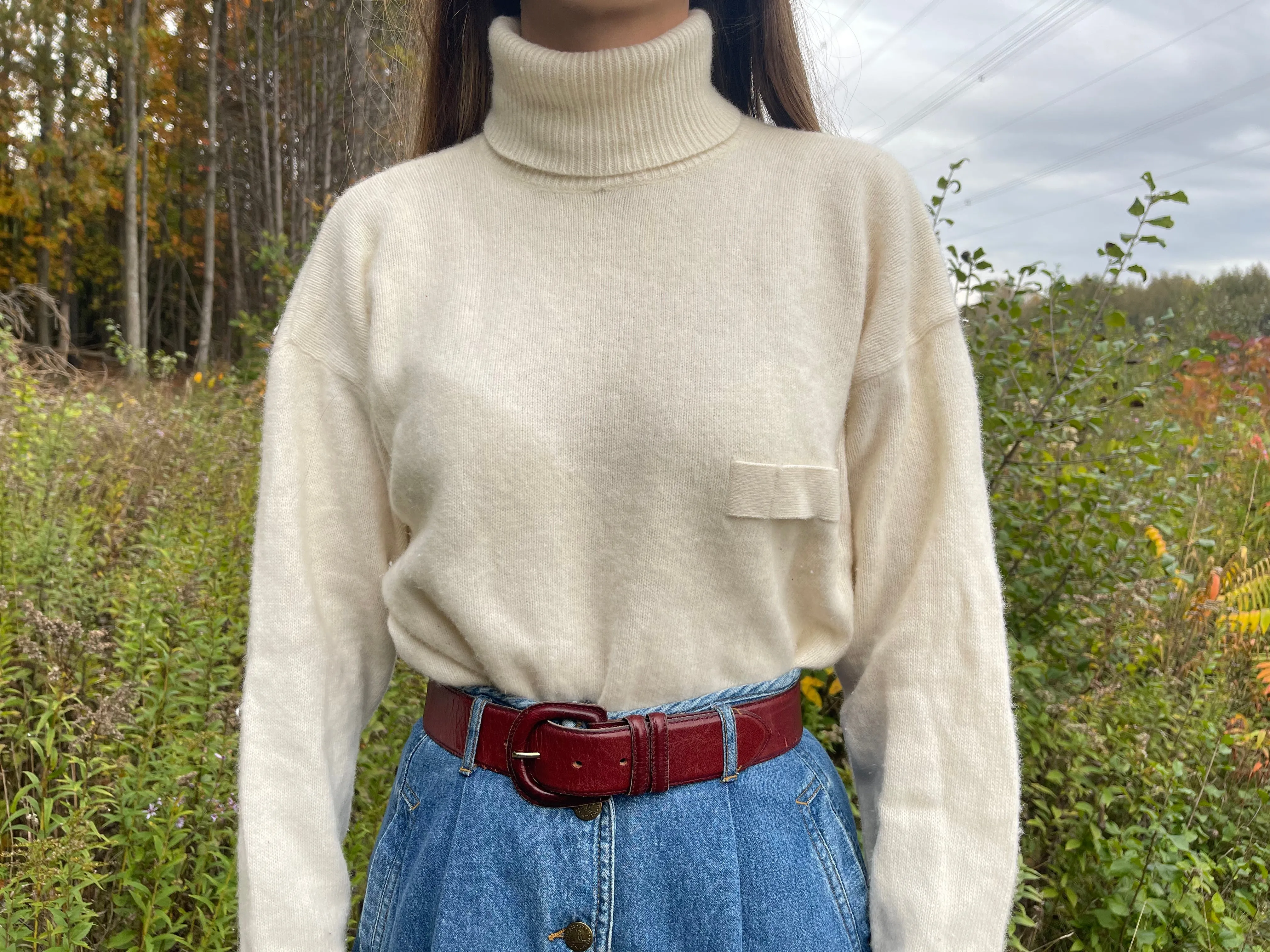 80s Ultra Soft Cozy Cream Turtleneck - M/L