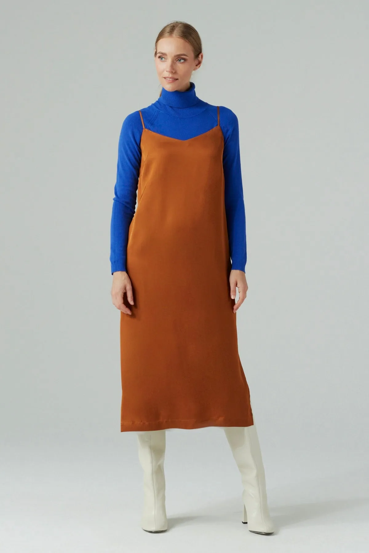 SLEEVELESS MIDAXI SLIP DRESS